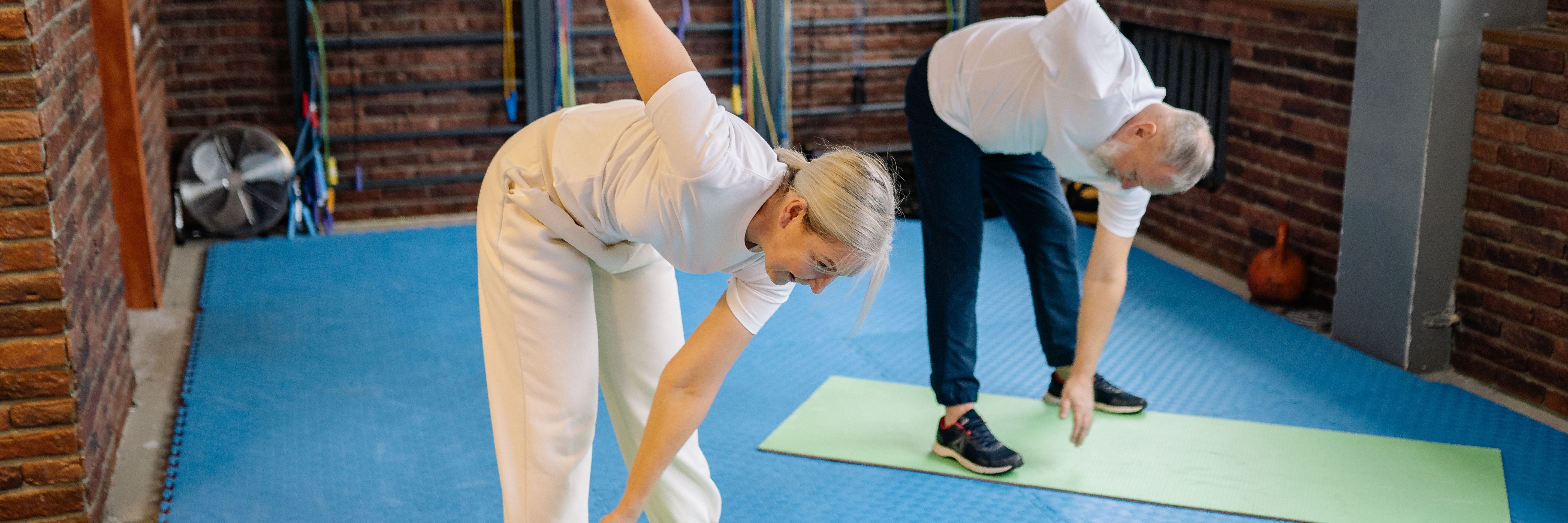 Aula de Senior Yoga com Joana, Ericeira, Portugal