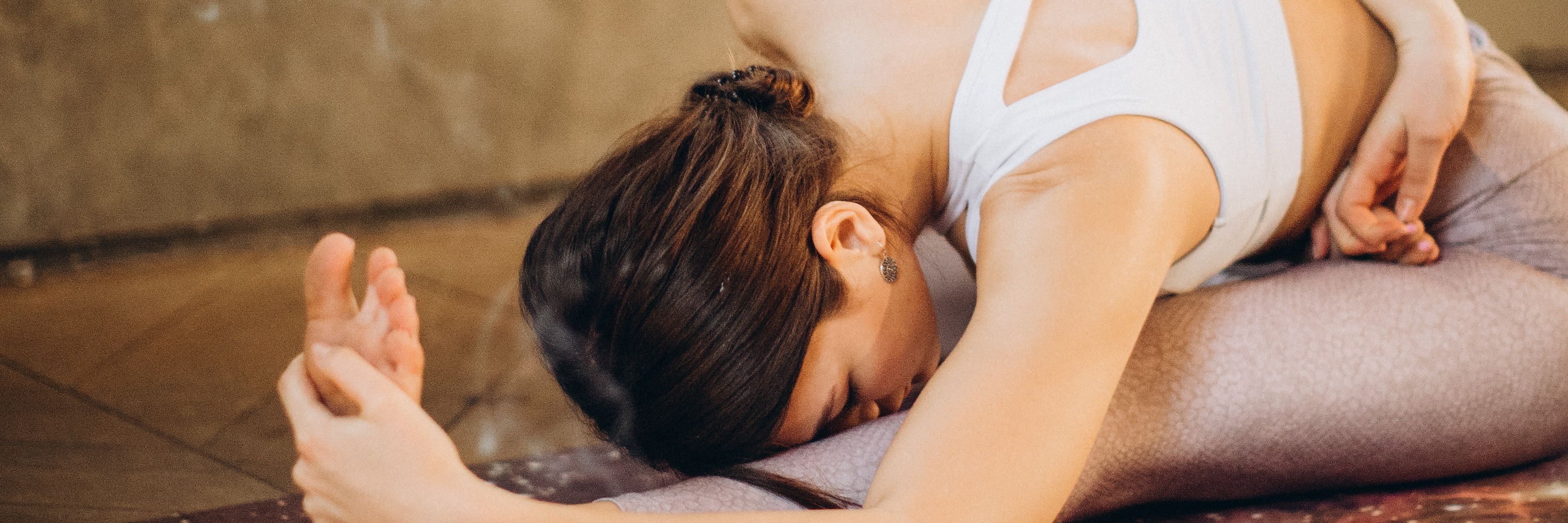 Aula de 30' Vinyasa + 30' Yin com Joana, Ericeira, Portugal