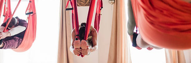 Aula de Aerial Yoga com Catarina, Ericeira, Portugal