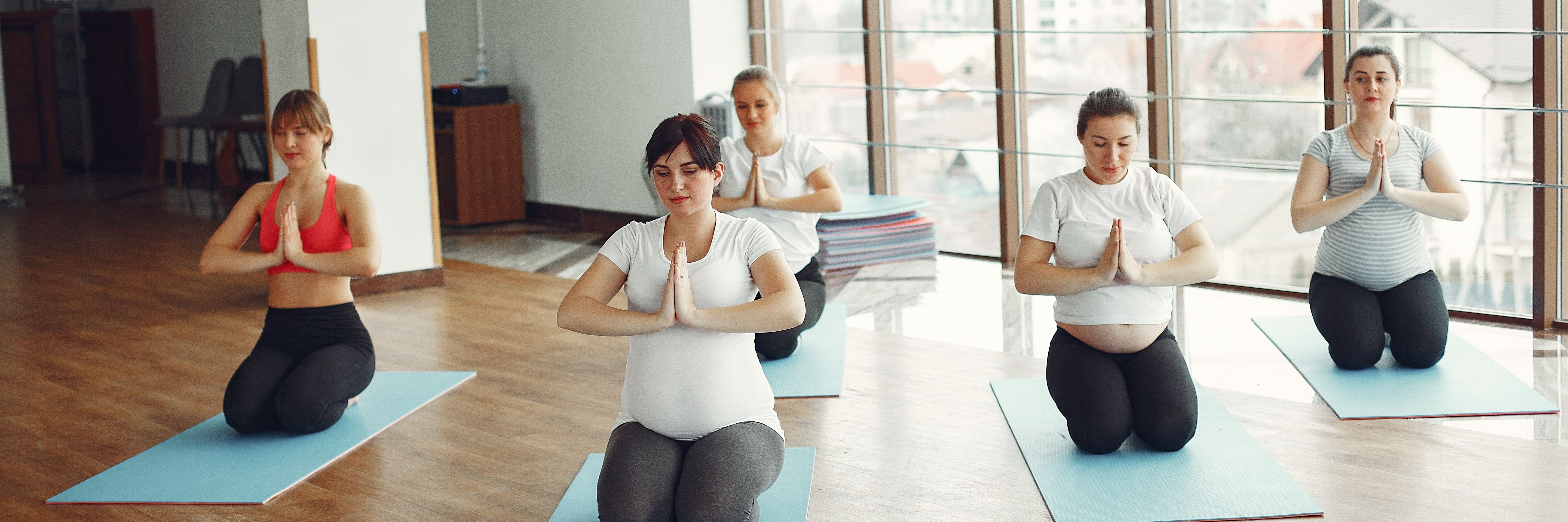 Aula de Prenatal Yoga com Carlotta, Ericeira, Portugal